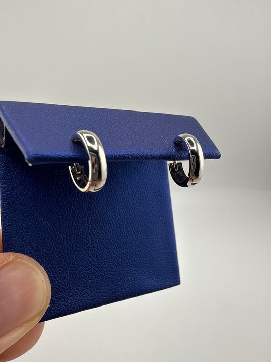 14k white gold simple and small huggie earrings