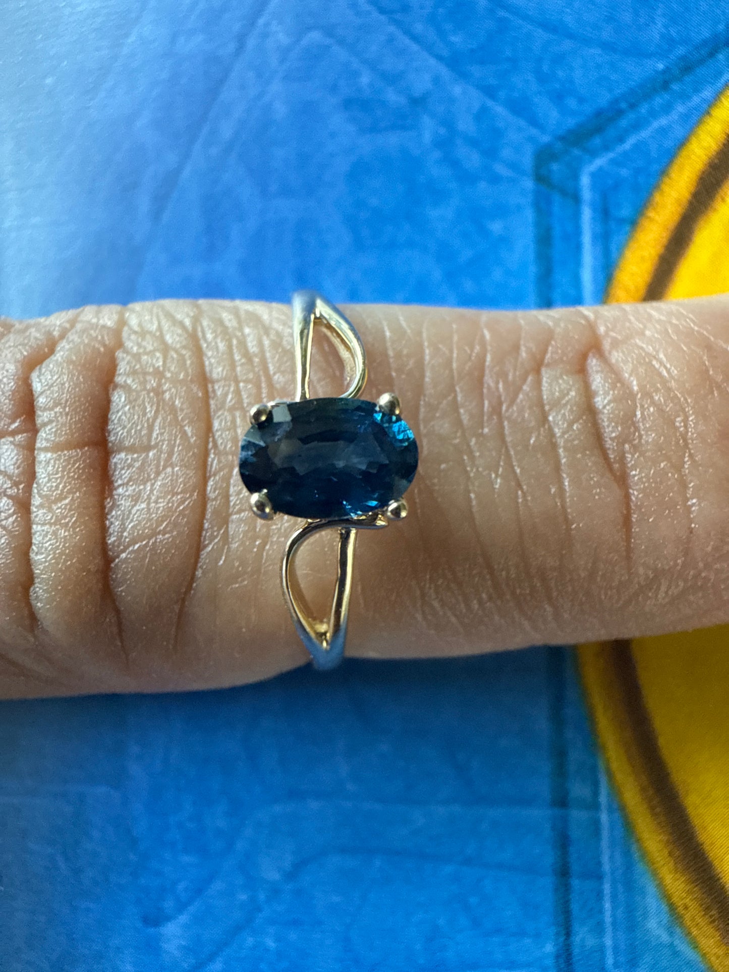 14k Gold 6x4 mm Oval Sapphire Ring | Size 6