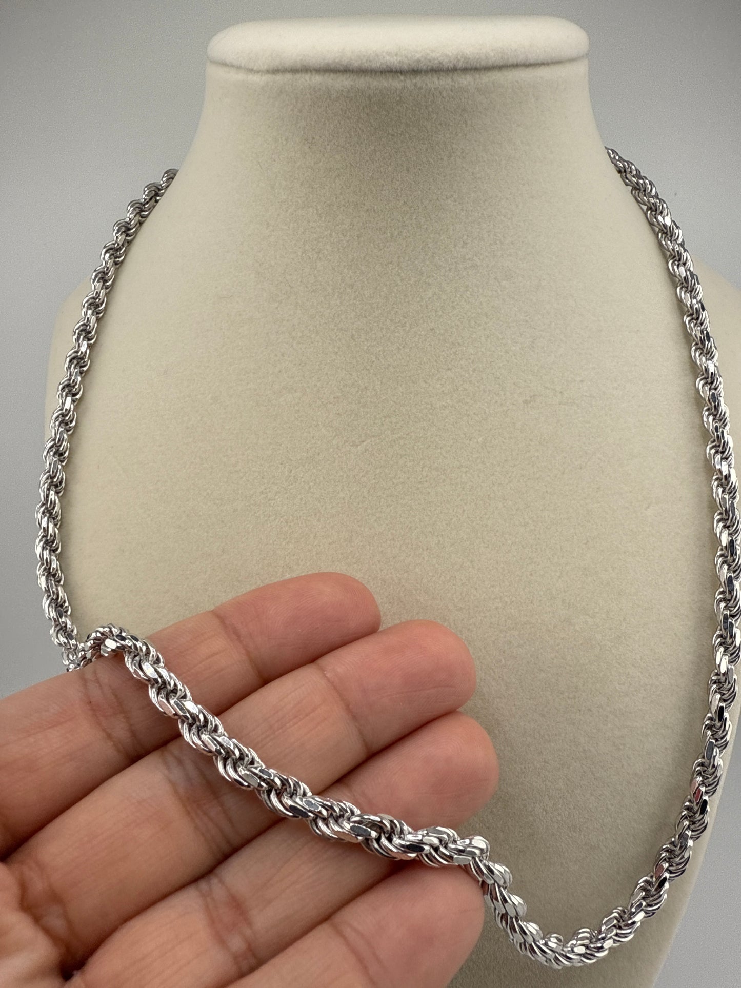 Sterling Silver 22inch Solid Diamond-Cut 5mm Rope Chain - Rhodium Plated