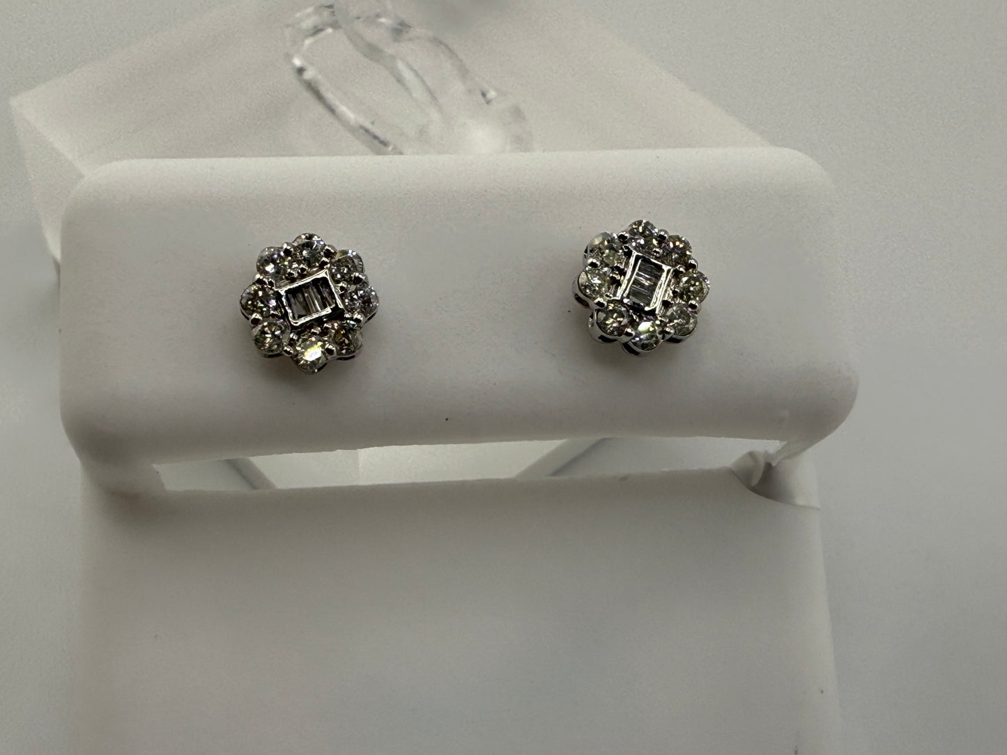 14k gold diamond earrings | 0.40 ct diamonds | screwback