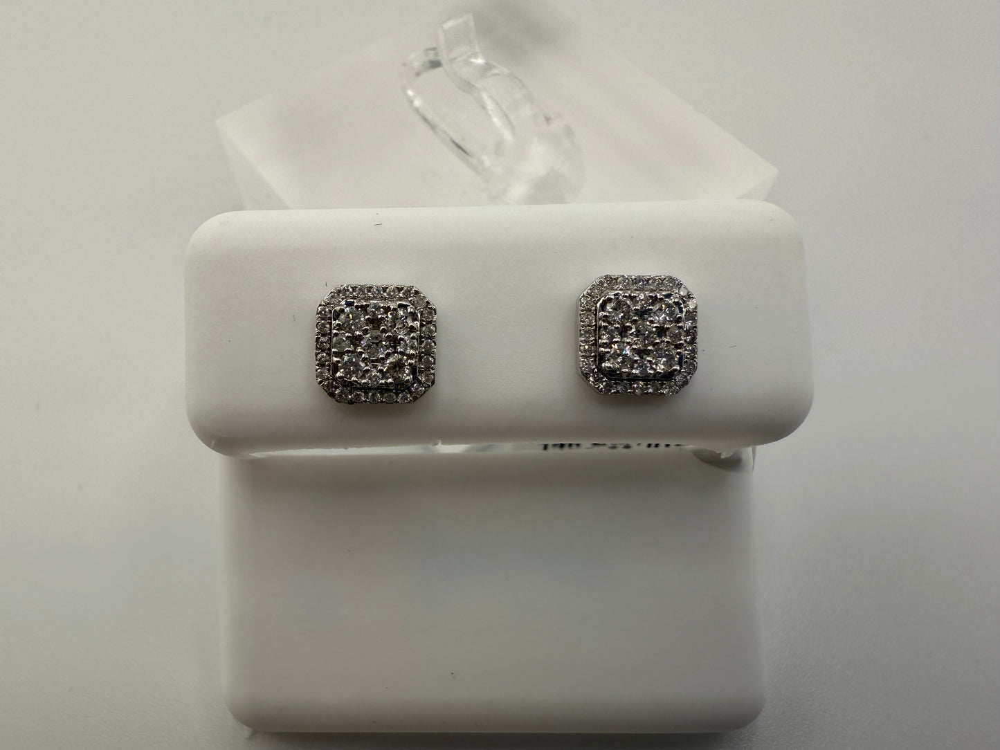 14k gold diamond earrings | 0.33 ct diamonds | screwback