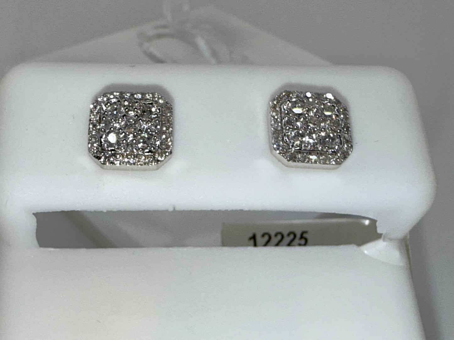 14k gold diamond earrings | 0.33 ct diamonds | screwback