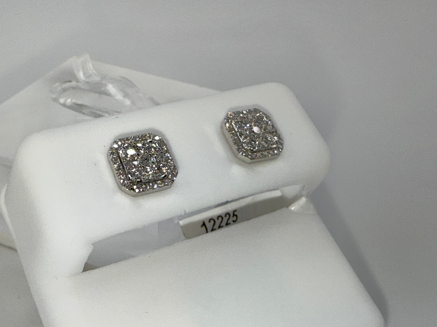 14k gold diamond earrings | 0.33 ct diamonds | screwback