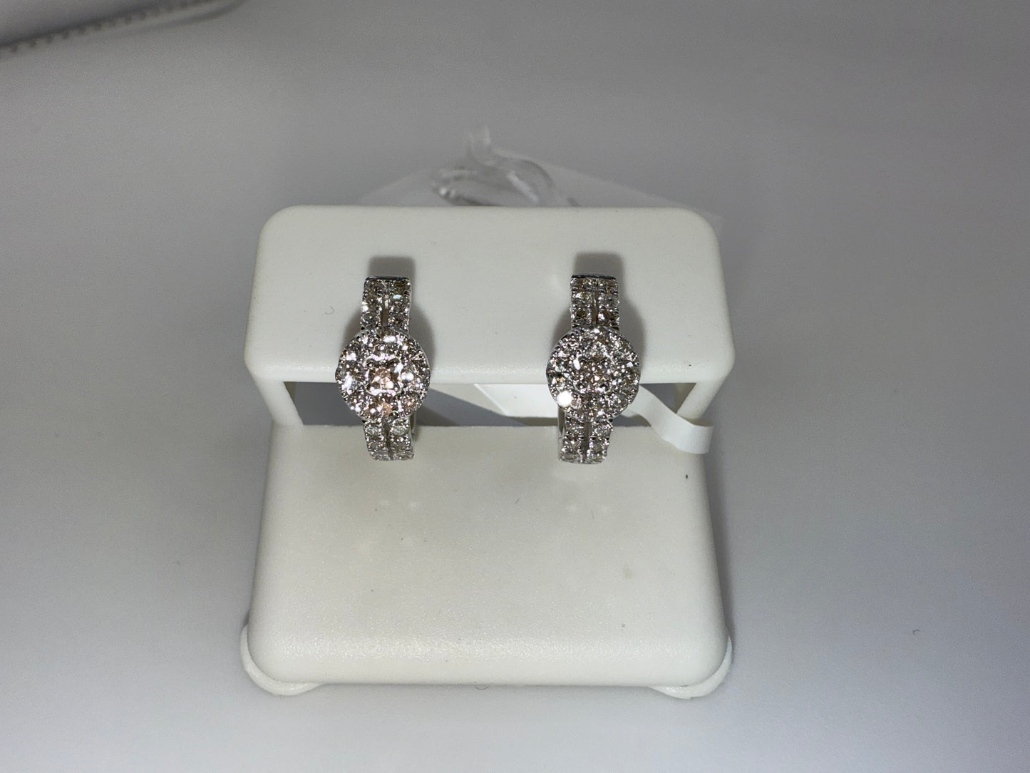 14k gold diamond huggie earrings | 0.76 ct diamonds