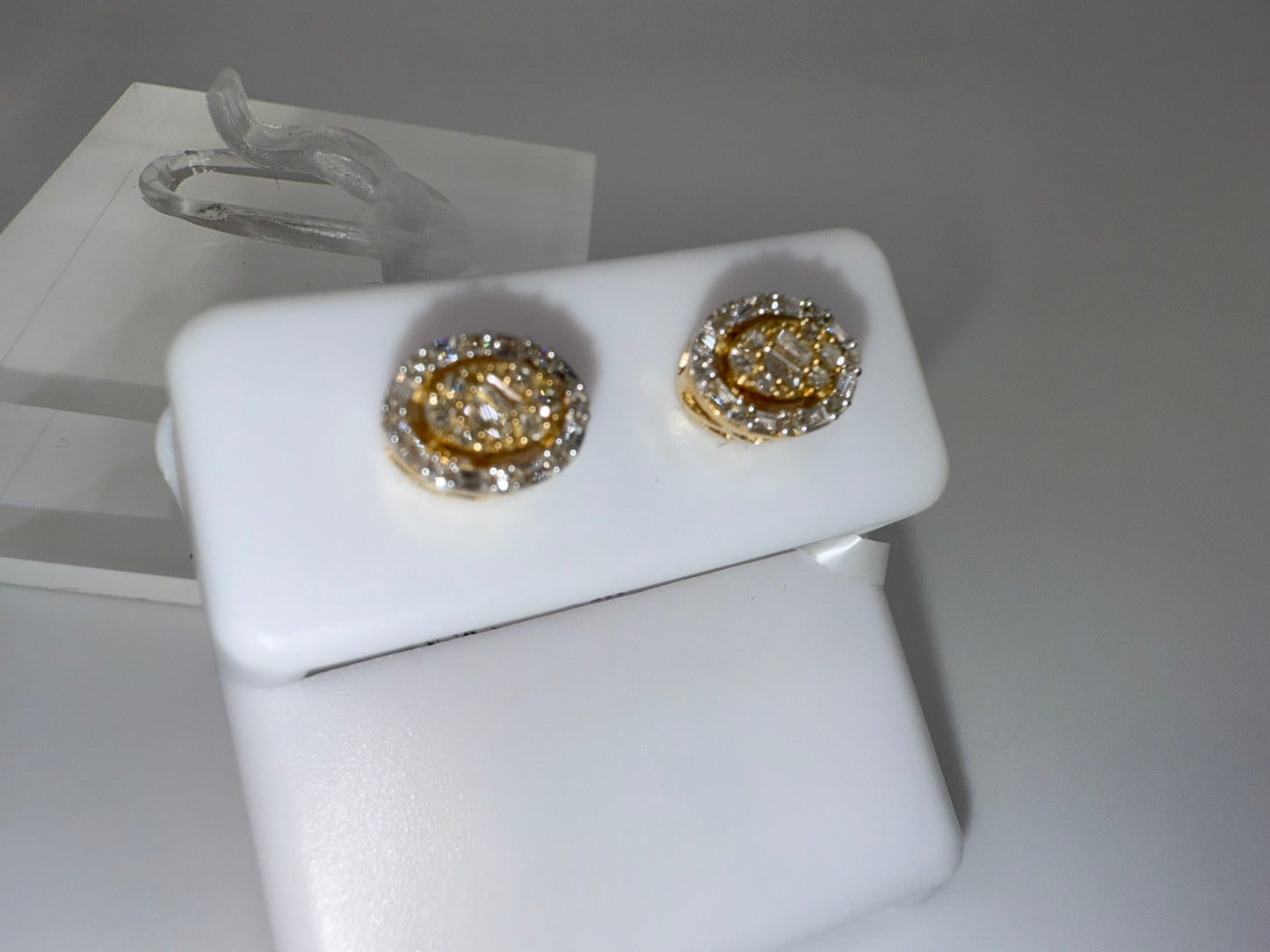 14k gold diamond earrings | 0.35 ct diamonds | screwback