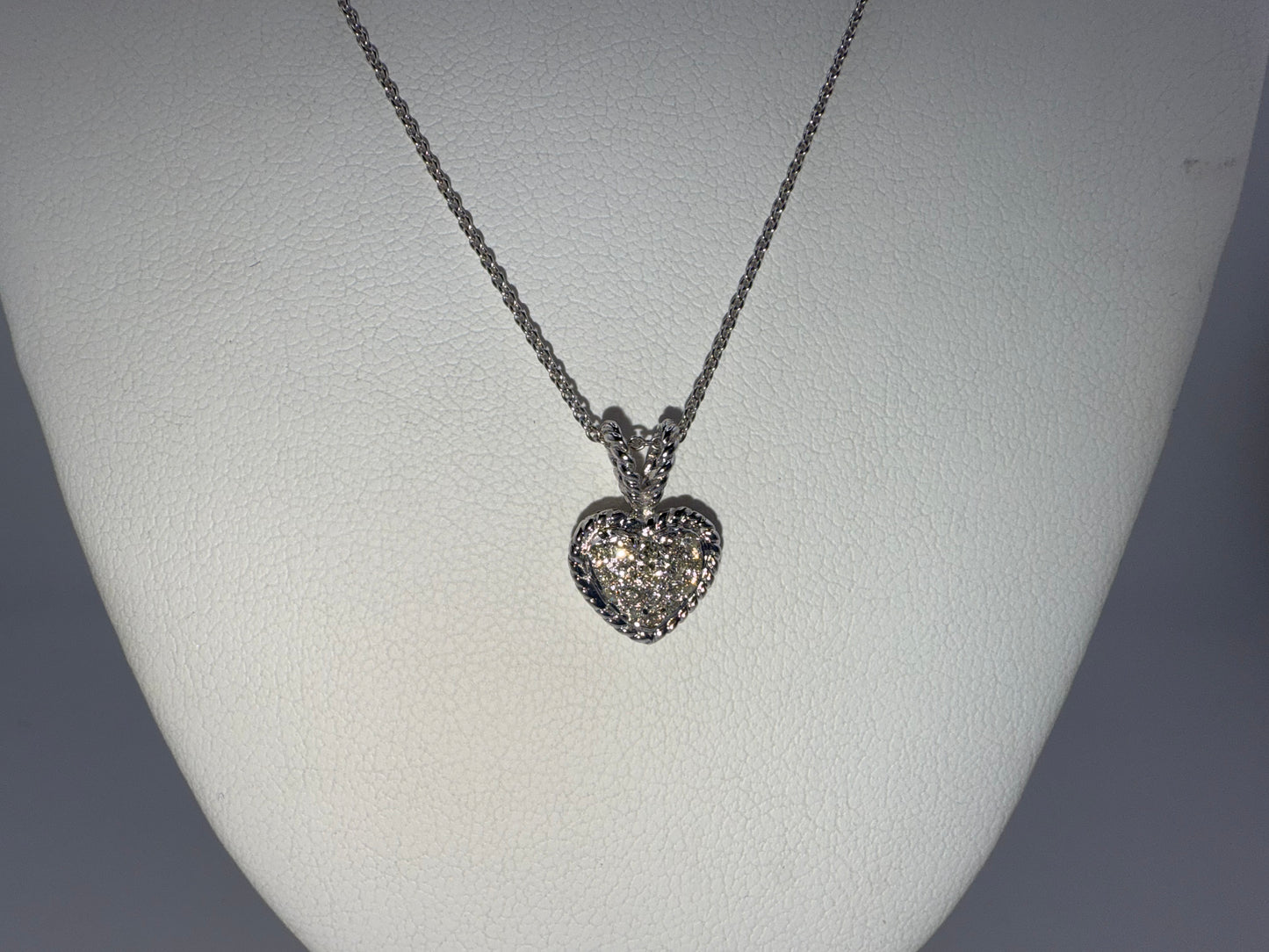 14k gold diamond heart pendant | 0.25ct diamonds