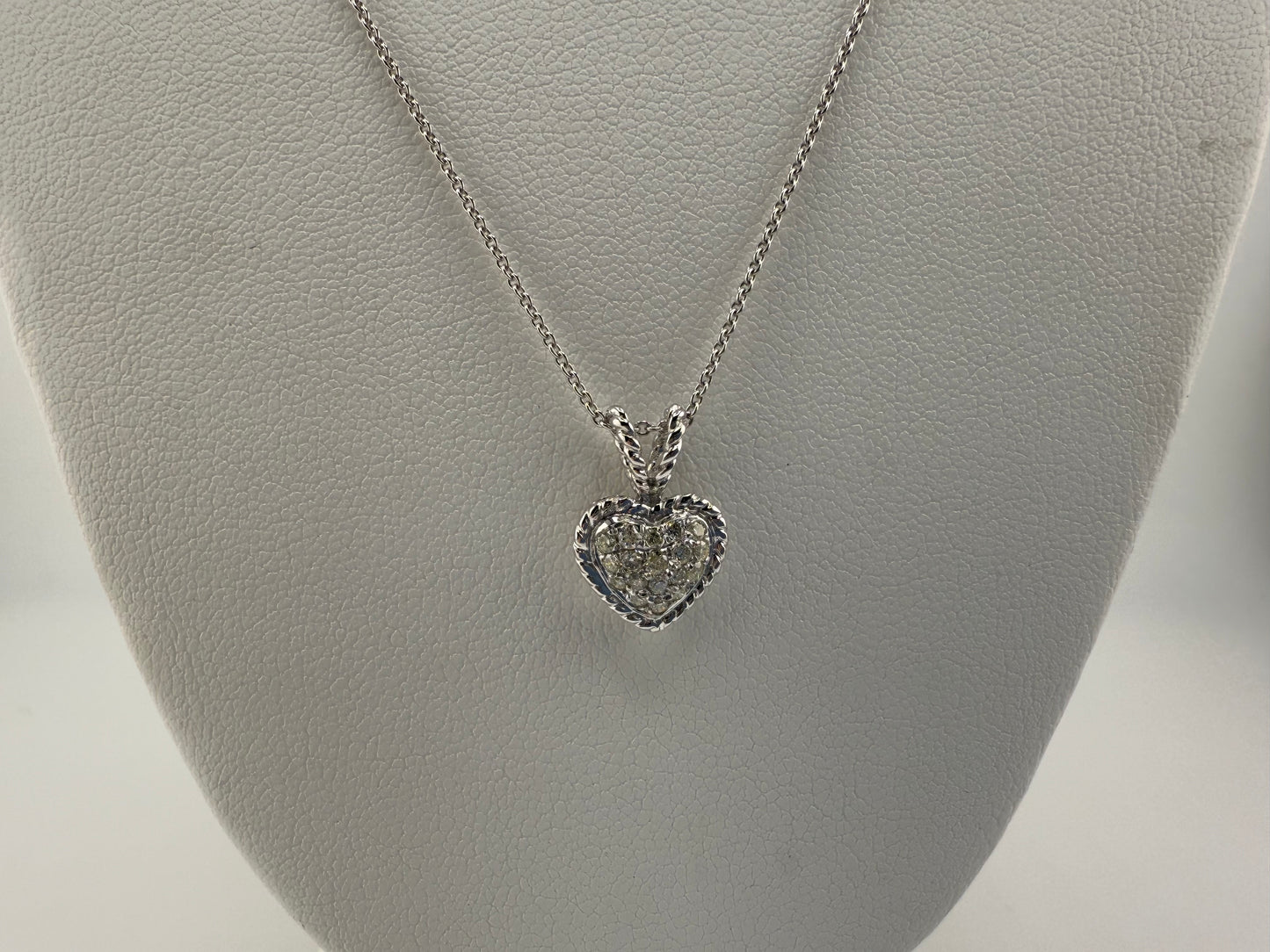 14k gold diamond heart pendant | 0.25ct diamonds
