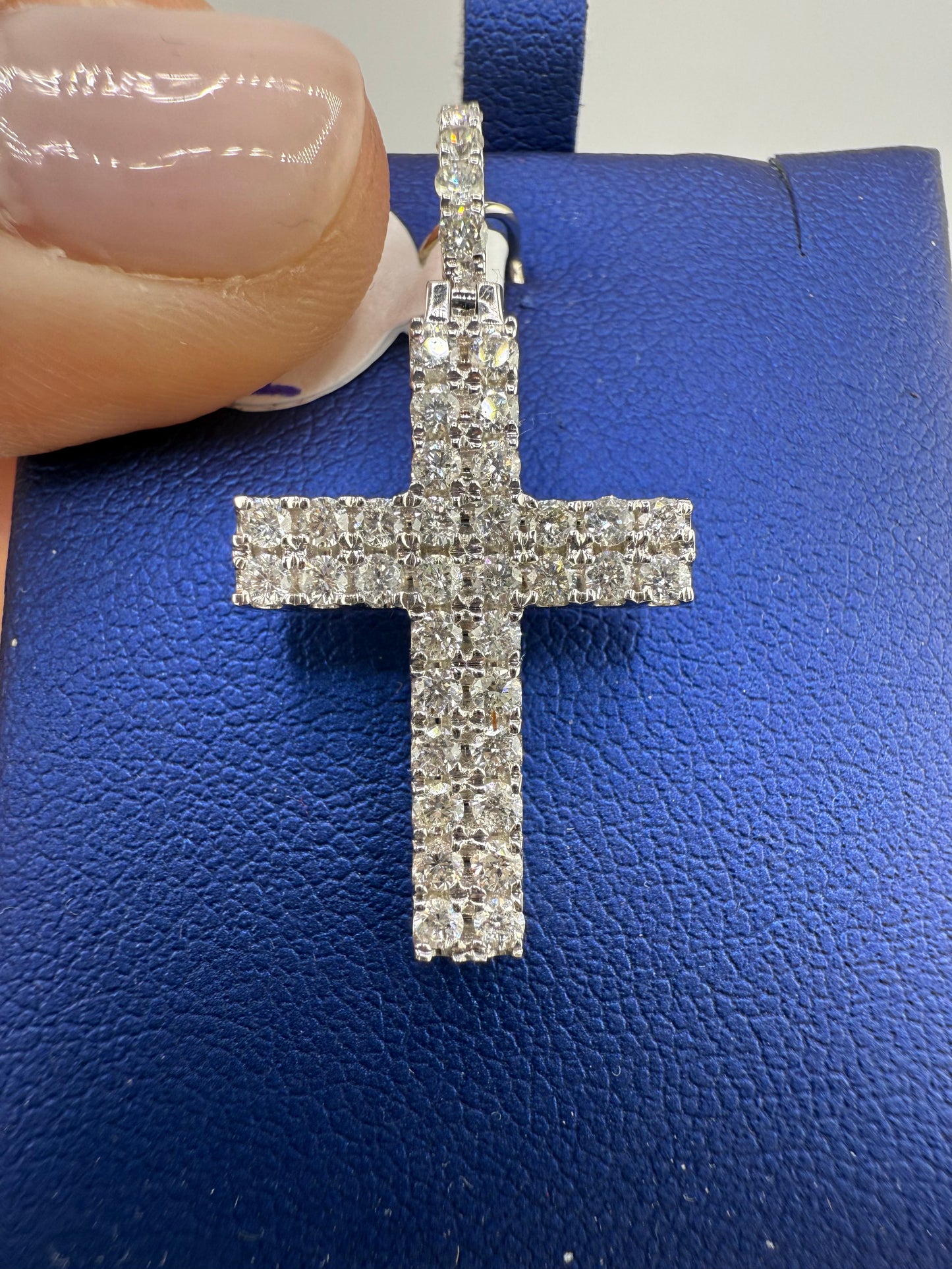 14k white gold diamond pendant