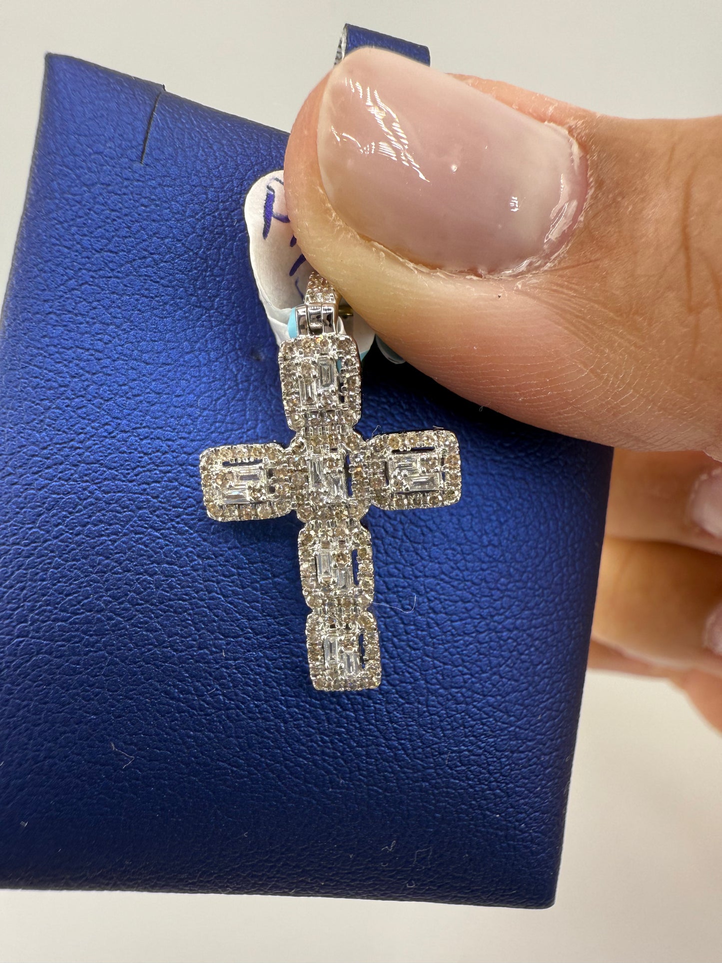 14k gold diamond cross pendant | 0.65 ct