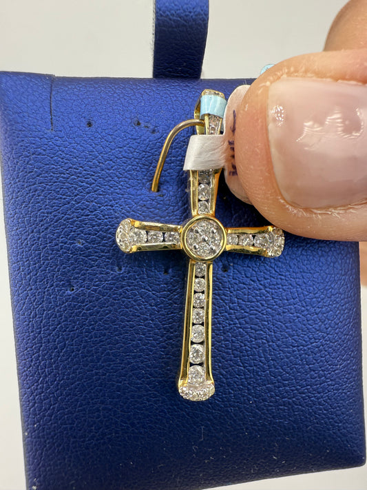 14k yellow diamond pendant | 0.63ct