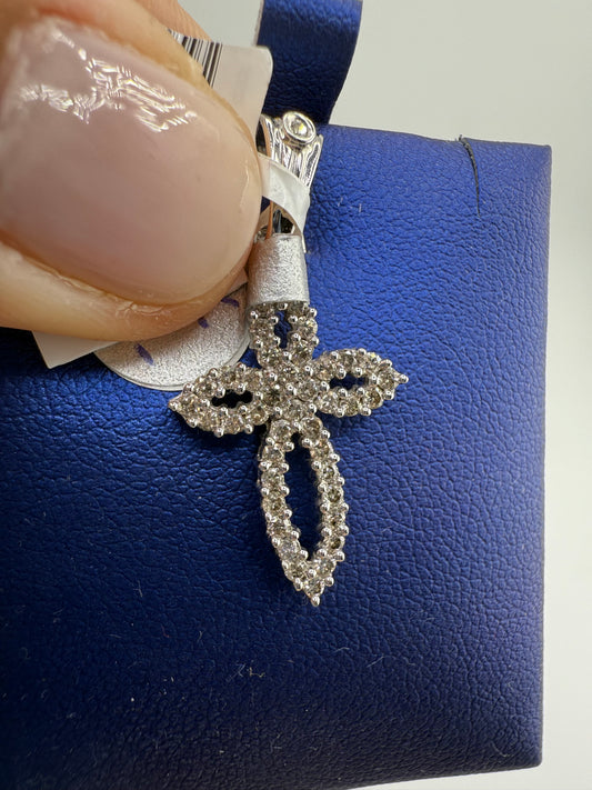 14k white gold diamond pendant