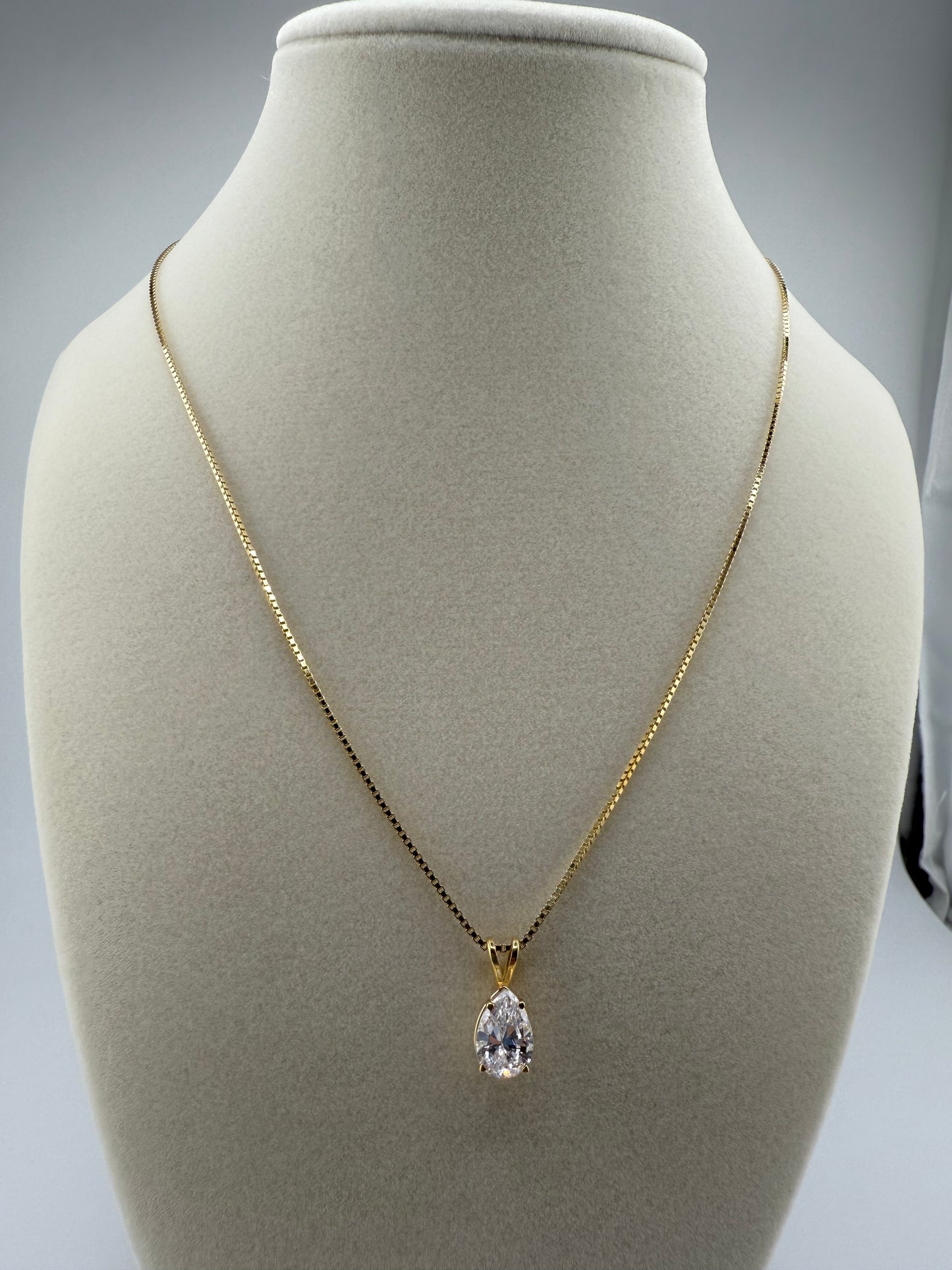 14k gold chain and zirconia teardrop pendant