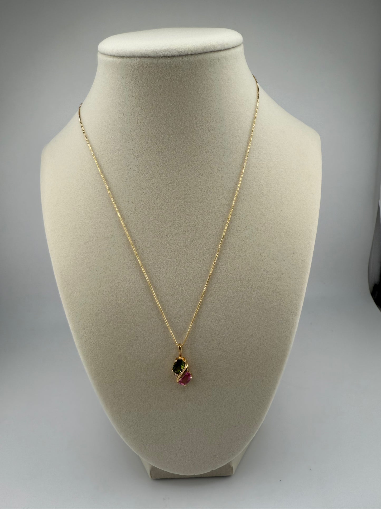 14k gold chain with gemstone pendant