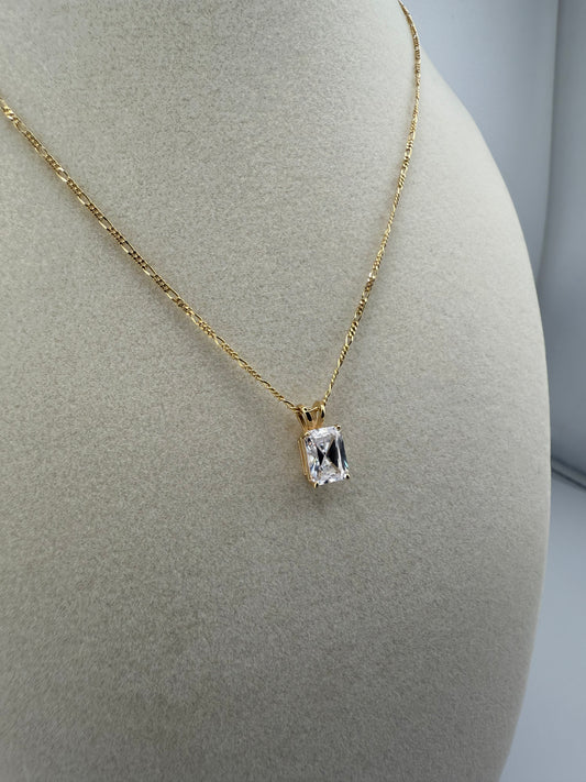 14k yellow gold link chain with zirconia stone pendant