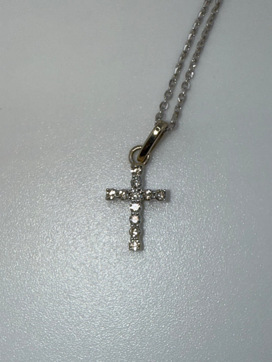 14k white gold chain with diamond cross pendant | 0.25ct