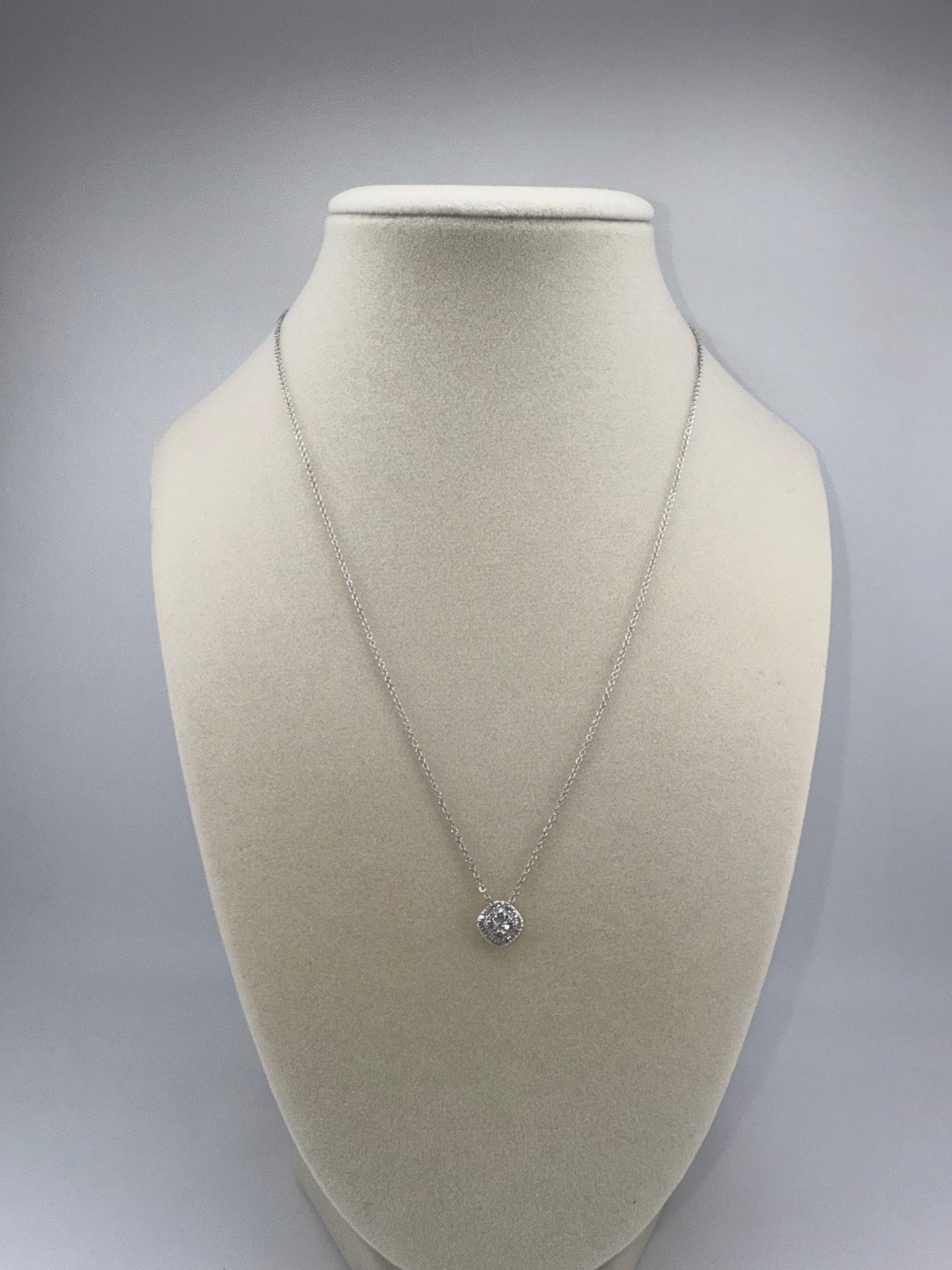 14k white gold chain and diamond pendant | 0.5ct