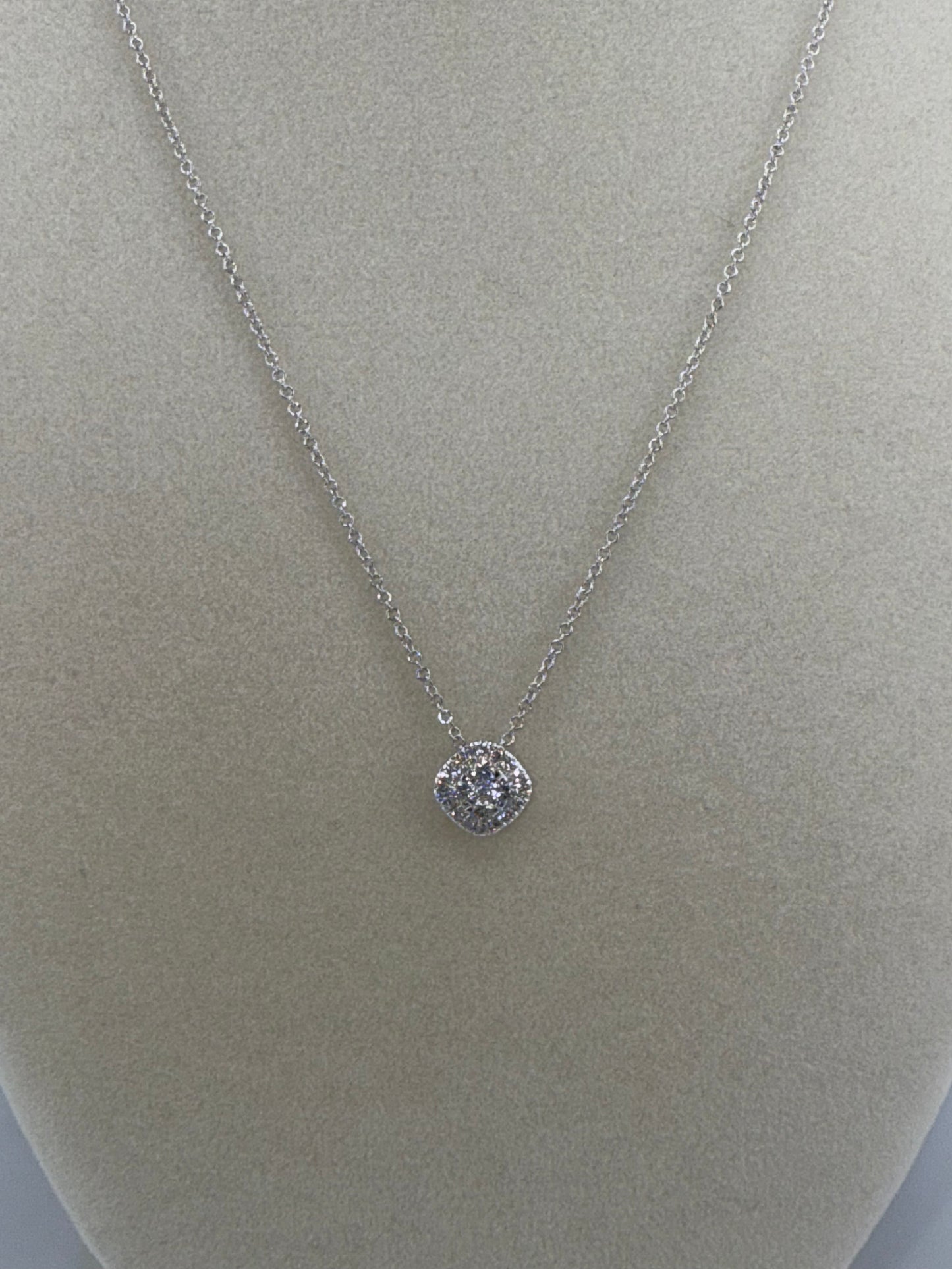 14k white gold chain and diamond pendant | 0.5ct