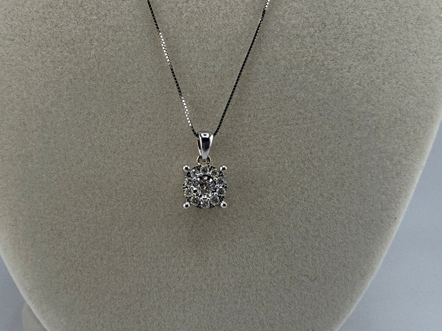 14k white gold chain with 0.5ct diamond pendant