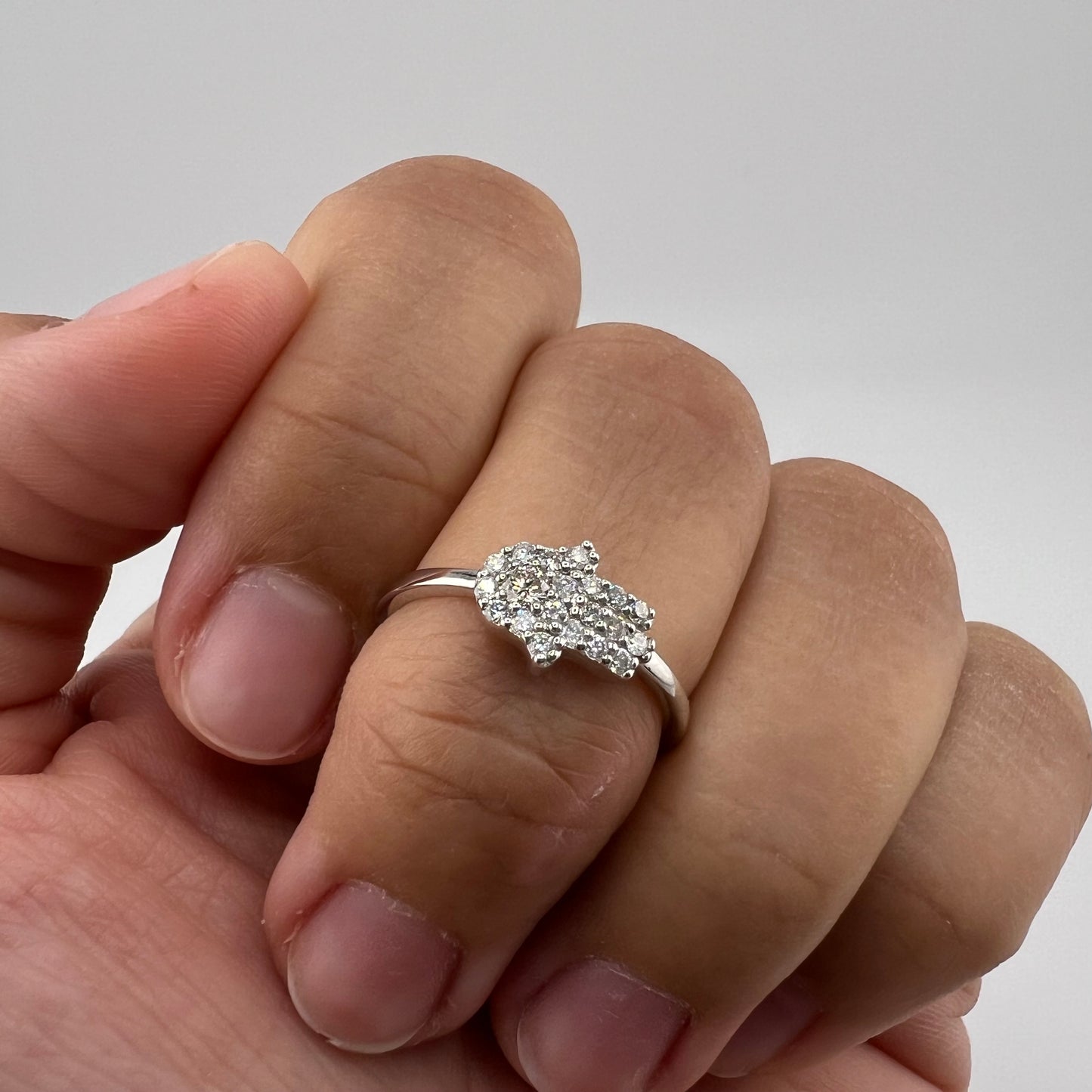 14k white gold | 0.26 ct diamonds | hamsa | size 7