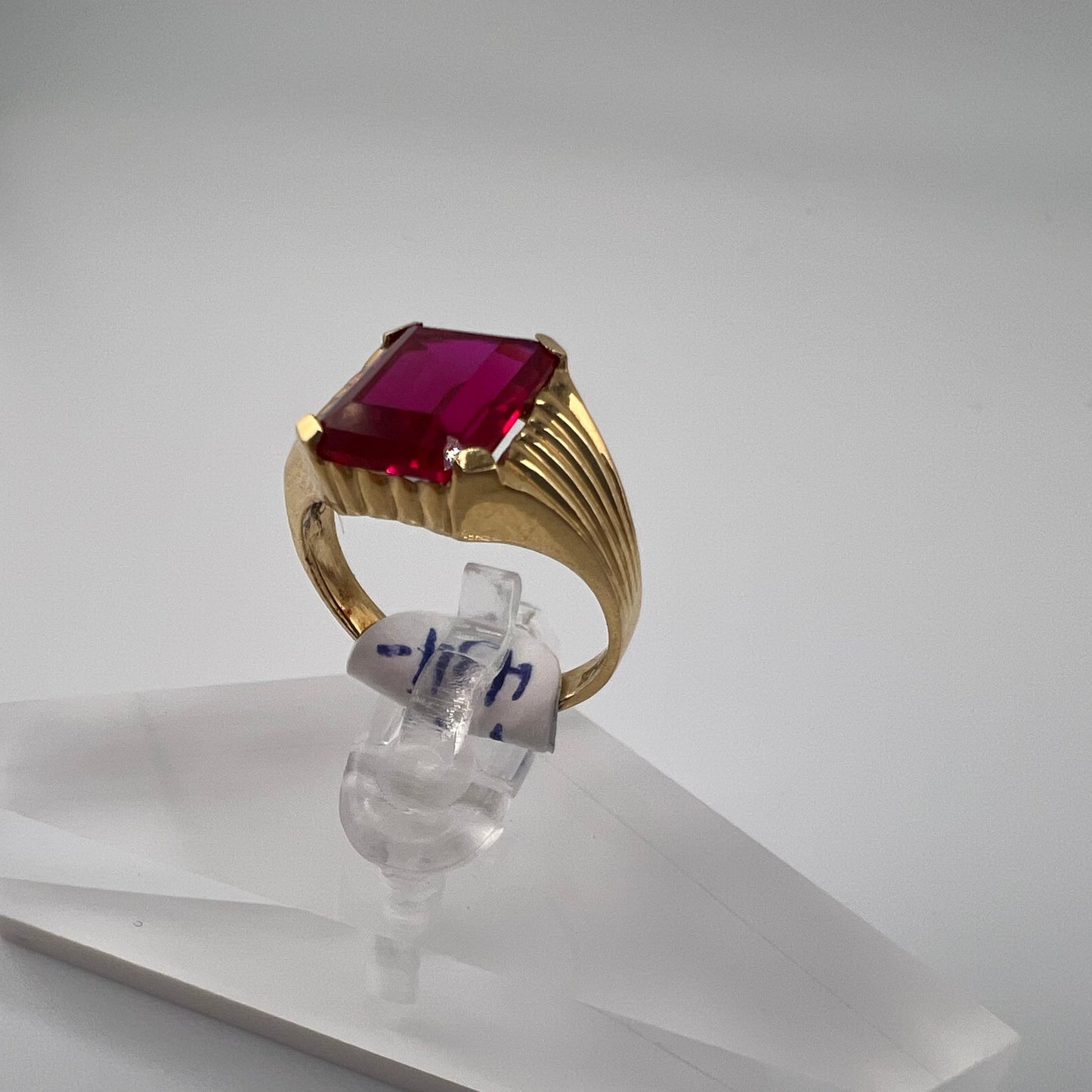 14k gold | ruby stone | size 5