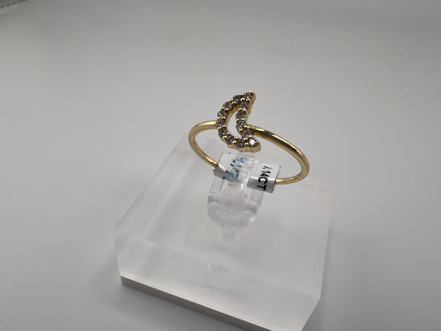 14k gold ring with moon design in diamonds | 0.14ct | 7.25