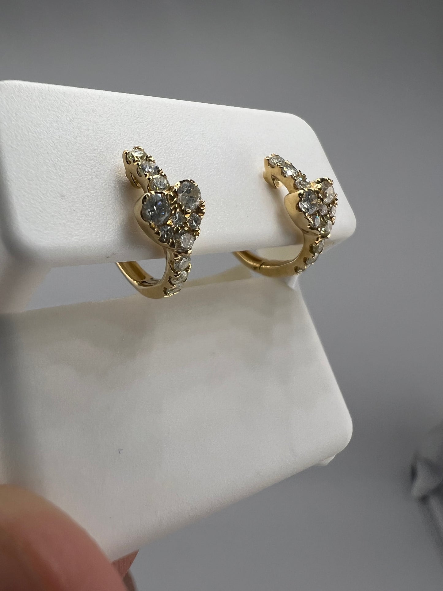 14k diamond huggie heart earrings | 0.42 ct diamonds