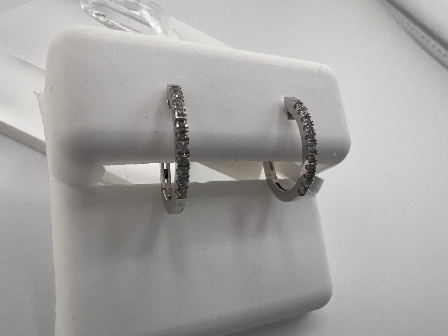 14k gold diamond huggie earrings | 0.15 ct diamonds