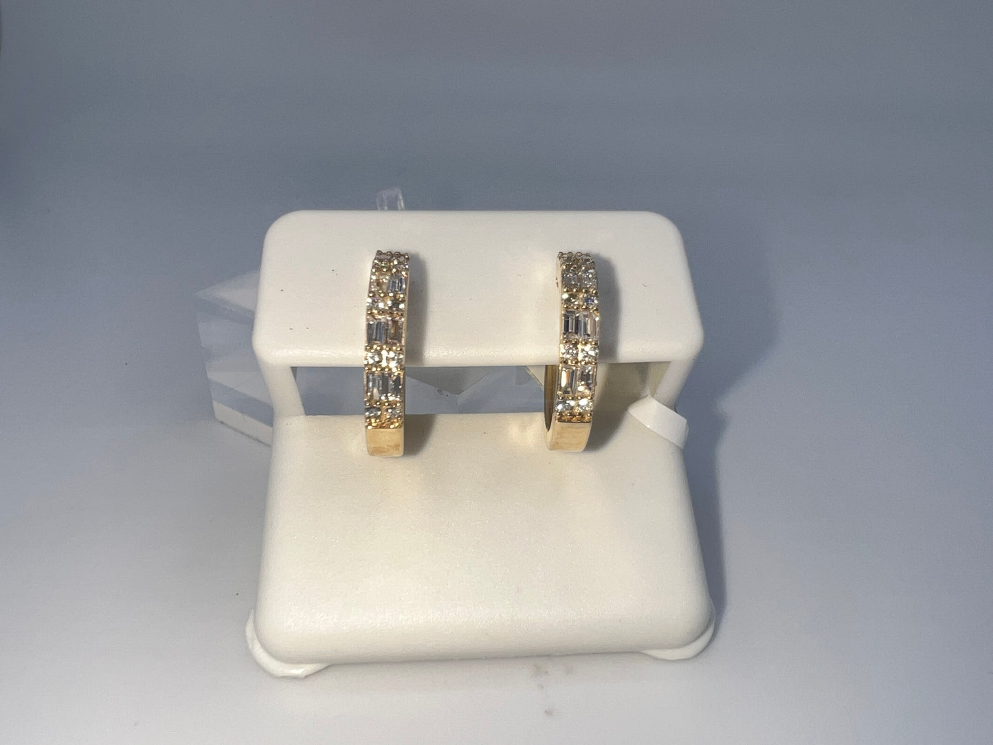 14k gold baguette diamond huggie earrings | 0.59 ct diamonds