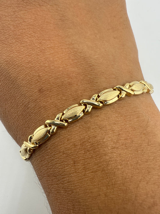 14k gold XO bracelet | 7.25 inches