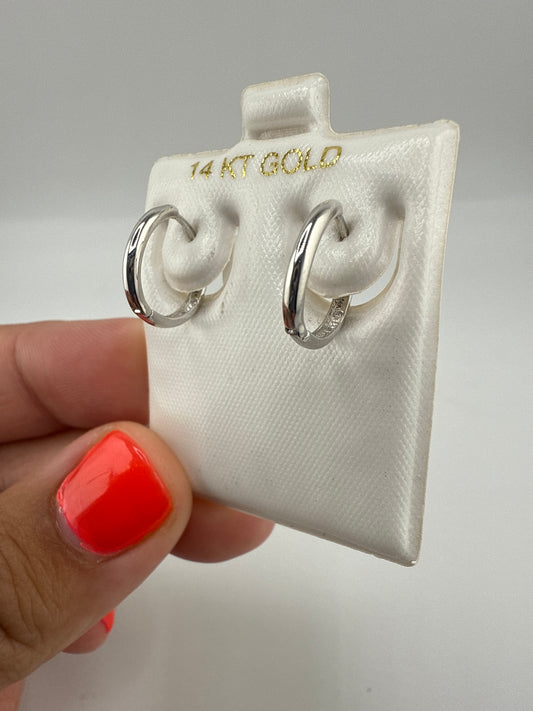 14k white gold simple huggie earrings