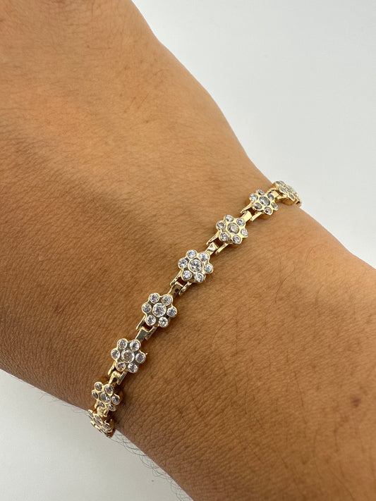 14k yellow gold flower bracelet | Zirconia | 7.25 inches