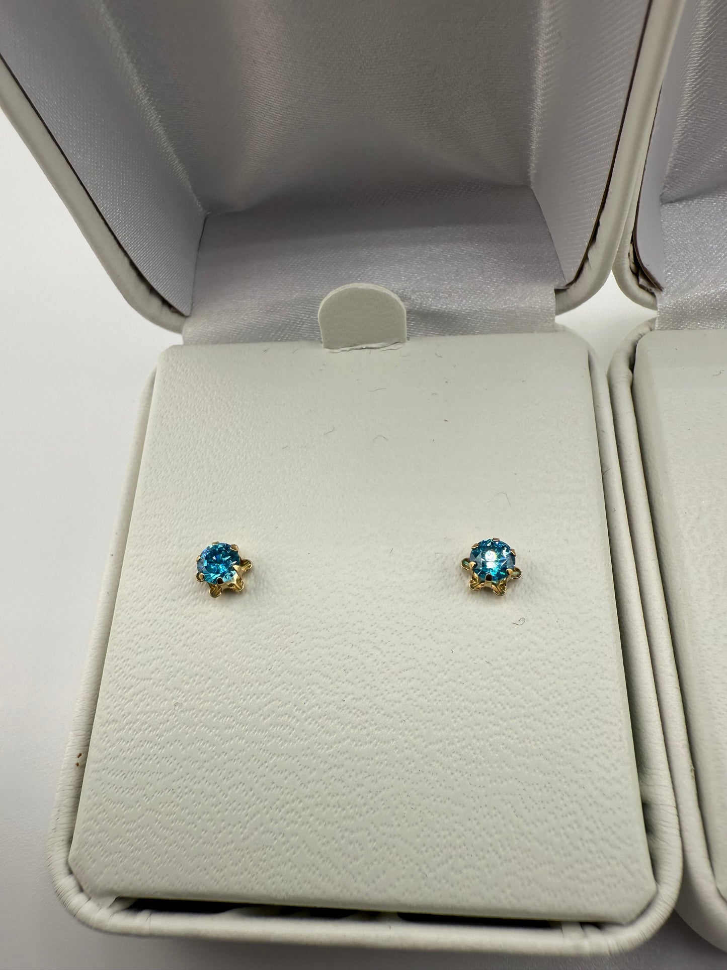 14k yellow gold with gemstone post earrings