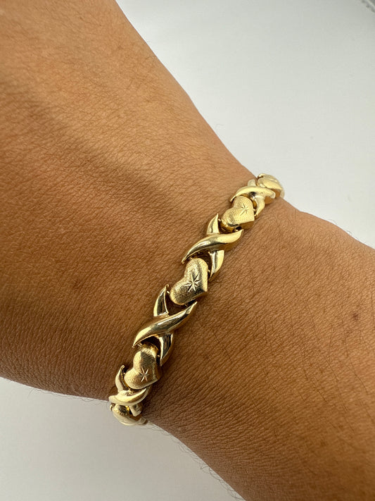 14k yellow gold XO bracelet | star center design | 7.5 inches