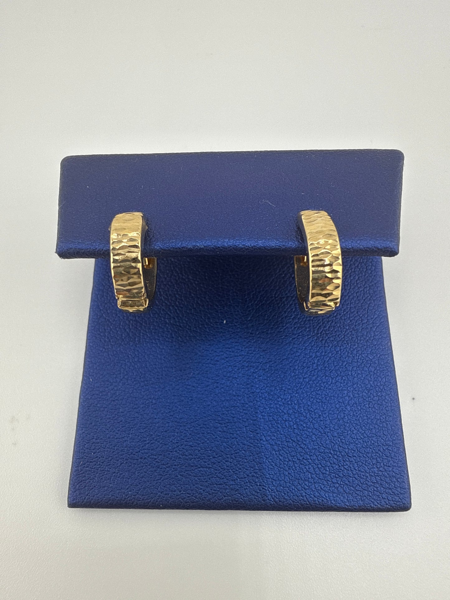 14k yellow gold hammered huggie earring