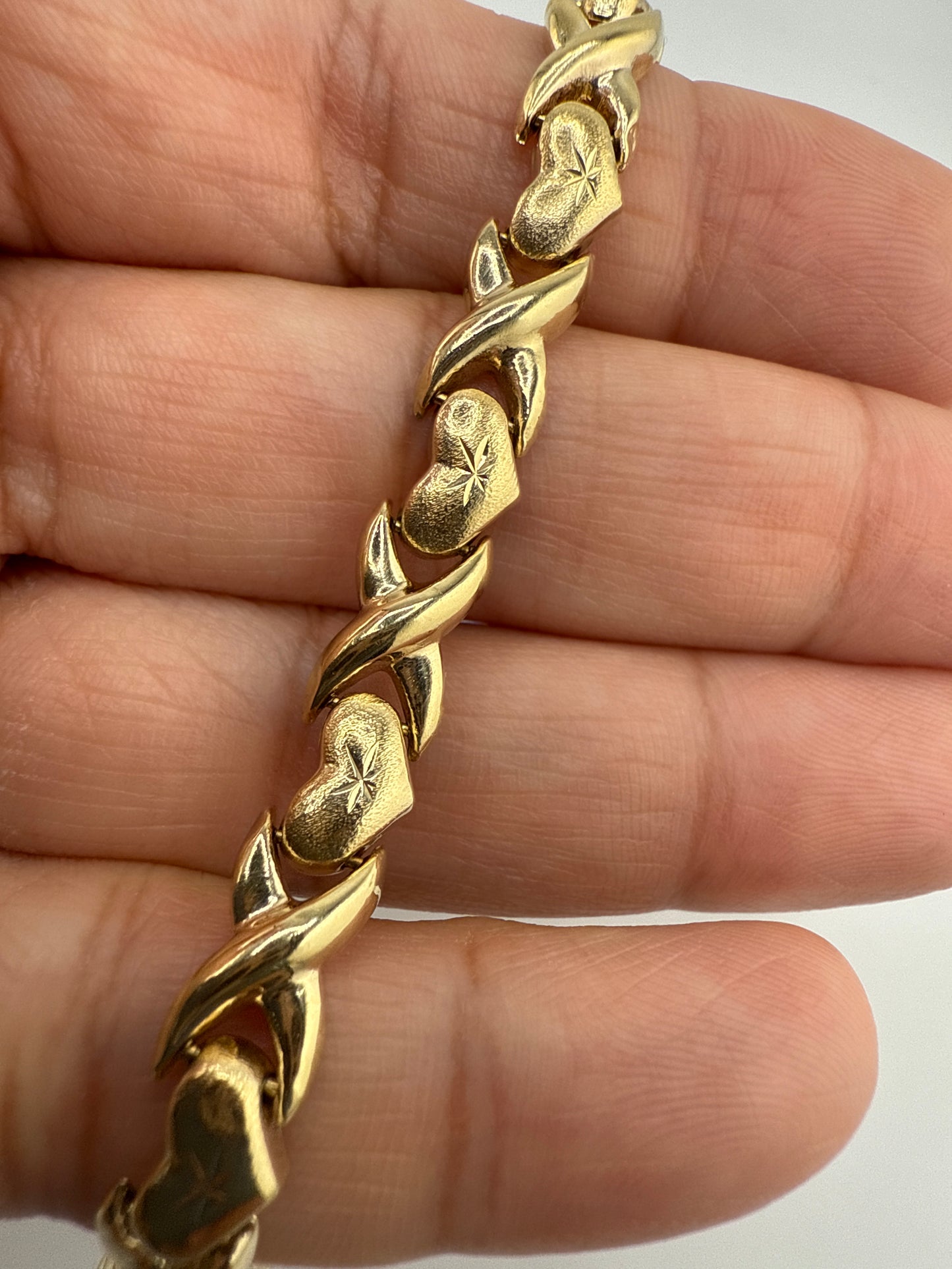 14k yellow gold XO bracelet | star center design | 7.5 inches