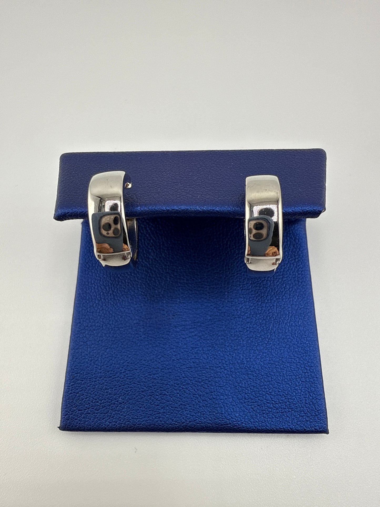 14k white gold huggie earrings | medium size, solid design