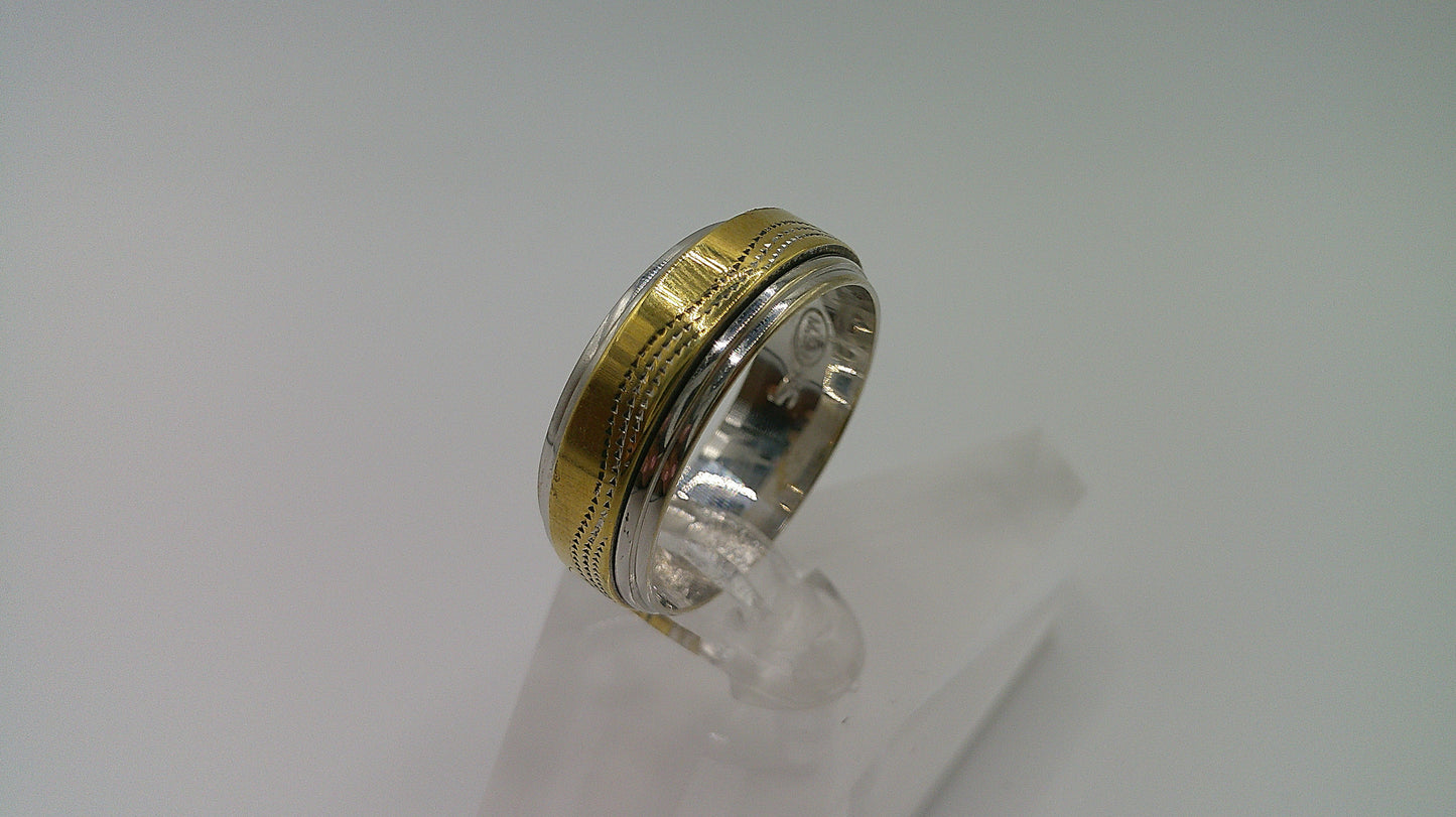 14k gold ring band | two-toned | fancy carved | spinner band | size 8