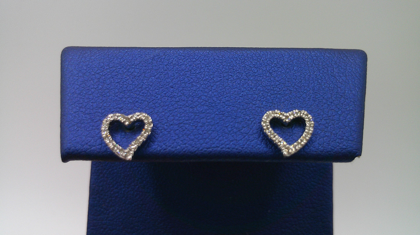 14k white gold diamond earring | heart | screwback | 0.17 carat