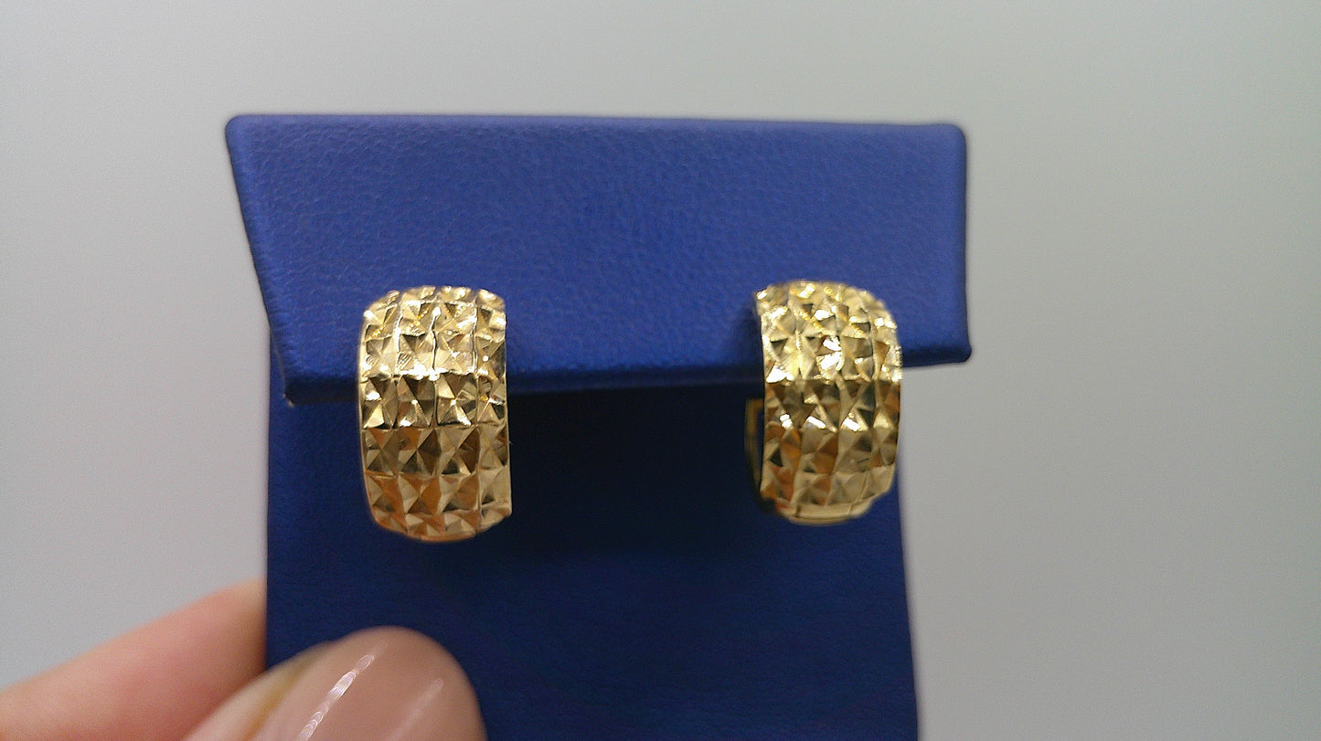 14k gold huggie earrings with hammered pattern - large