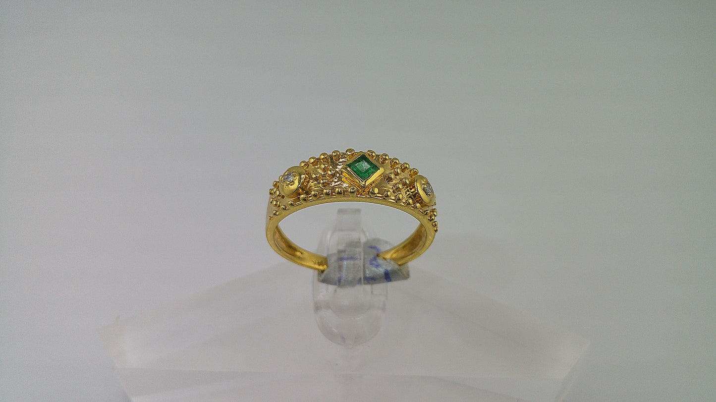 14k gold ring with emerald | two small diamonds .6 ct | size 7.5