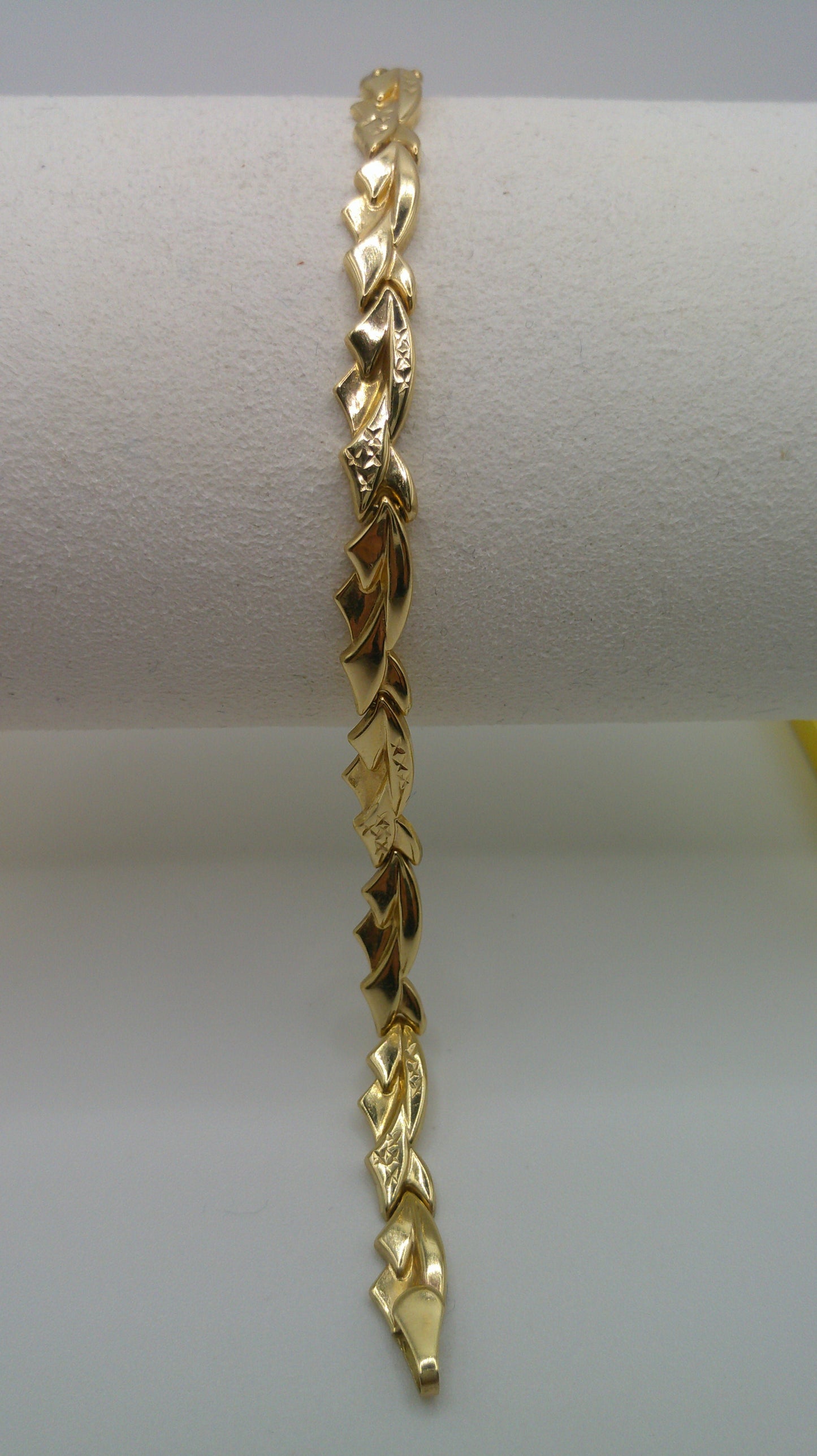 14k yellow gold bracelet | wave effect | 7 inches