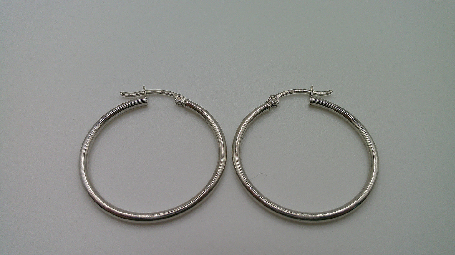 14k white gold | Lightweight classic hoop earring | 1.5mm | 1 inch wide