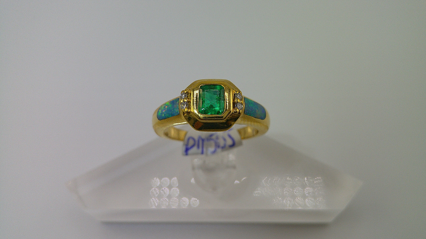 18k gold ring | emerald, opal, and diamonds | .10 ct diamond | size 6.5