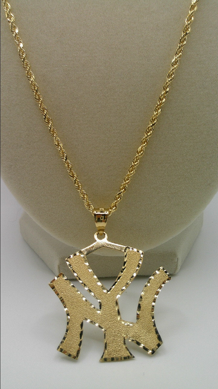 14k gold rope chain with diamond cut New York pendant