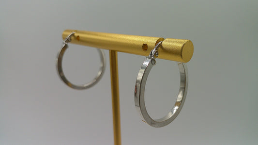 14k white gold | Square tube hoop earring | 1.5mm | 0.75 inch wide