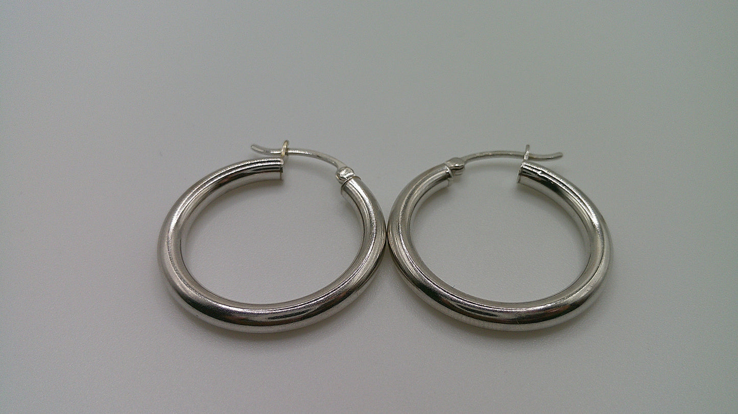 14k white gold | Lightweight classic hoop earring | 2.5mm | 0.75 inch wide