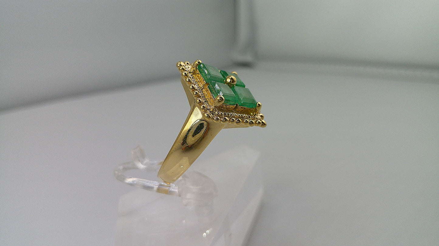 14k gold ring with emerald | size 6.5