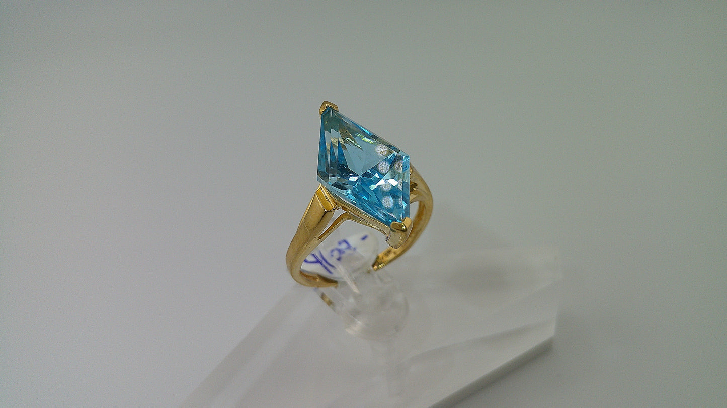 14k gold ring | aquamarine stone | size 6.5