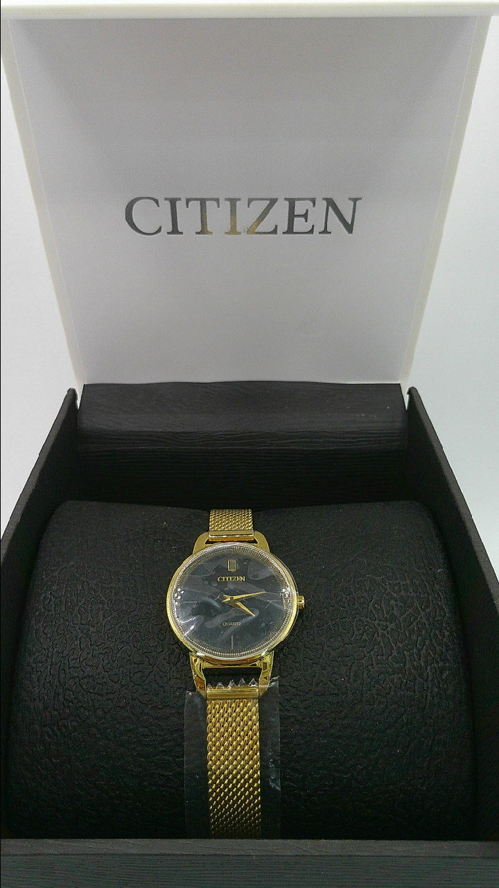 Citizen Watch | Yellow-toned stainless steel | black face | Quartz