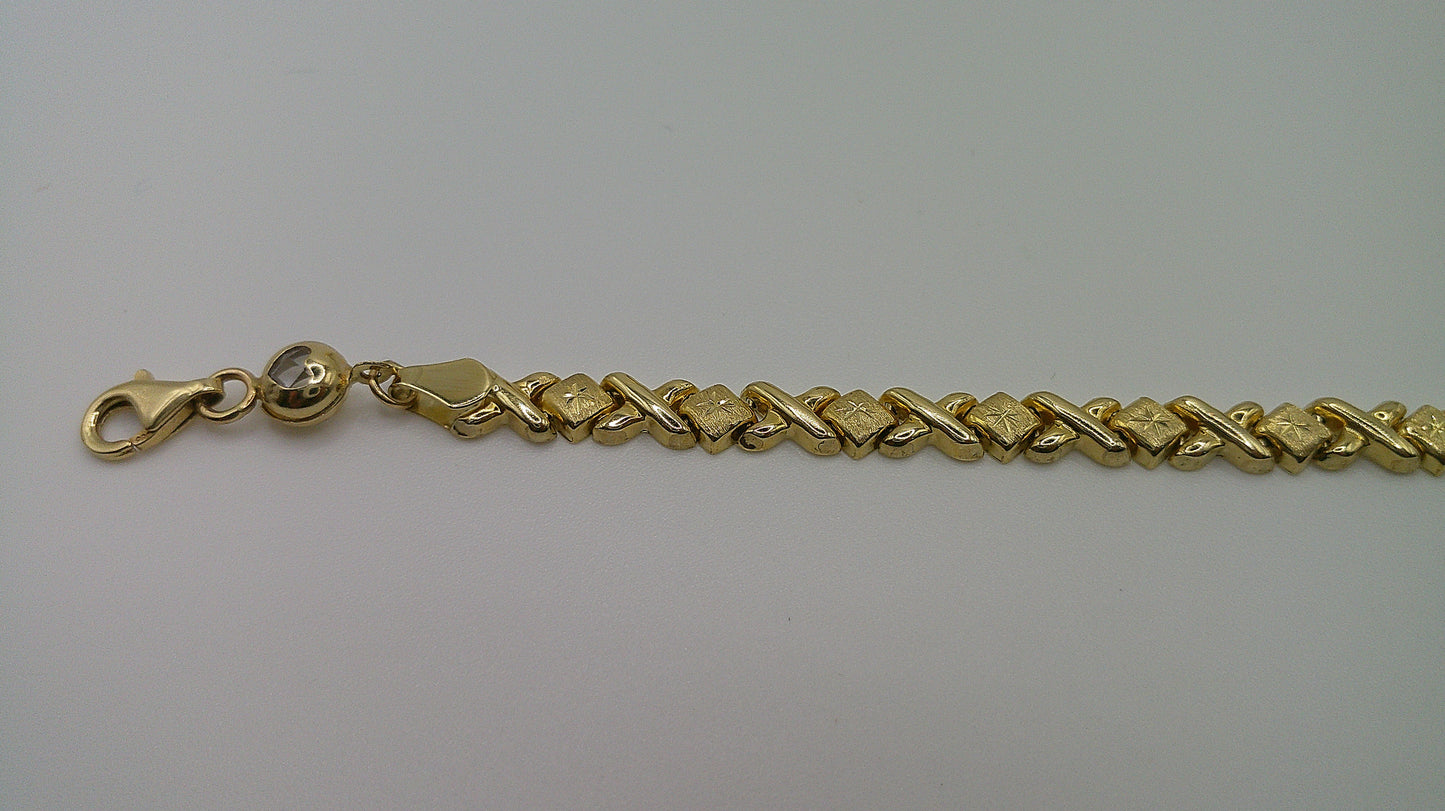 14k yellow gold XO bracelet | fancy cut | square O | 7.25 inches